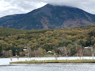 白樺湖と蓼科山